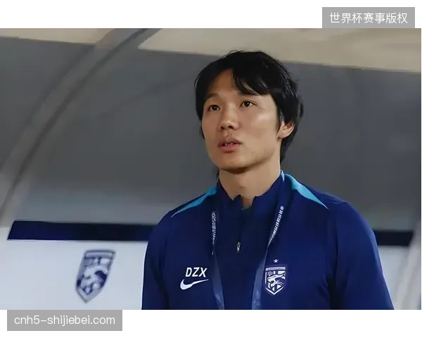 武汉三镇换帅后仍未摆脱颓势，邓卓翔需解决球队进攻乏力防守漏洞问题